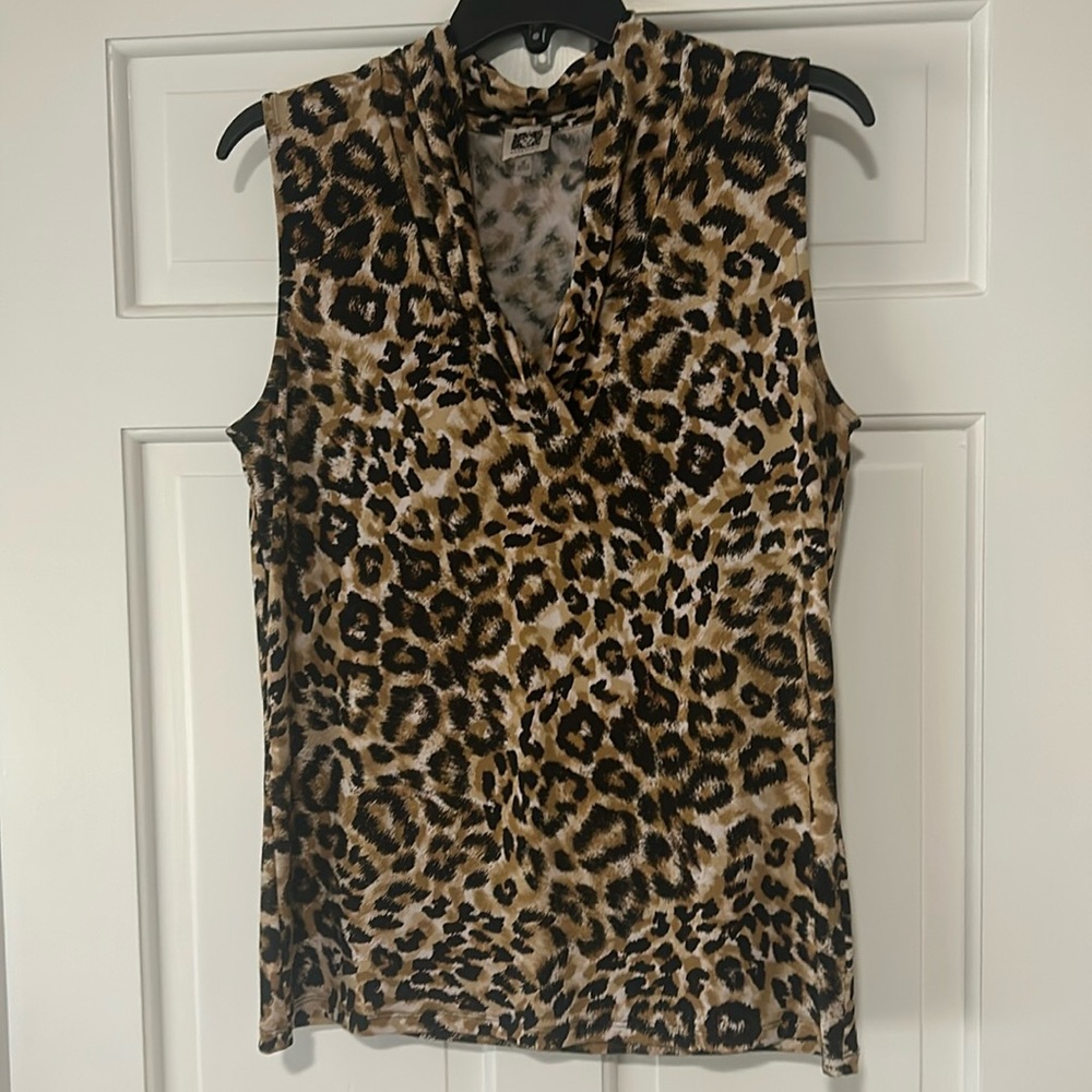 Women’s Anne Klein animal print shell size medium